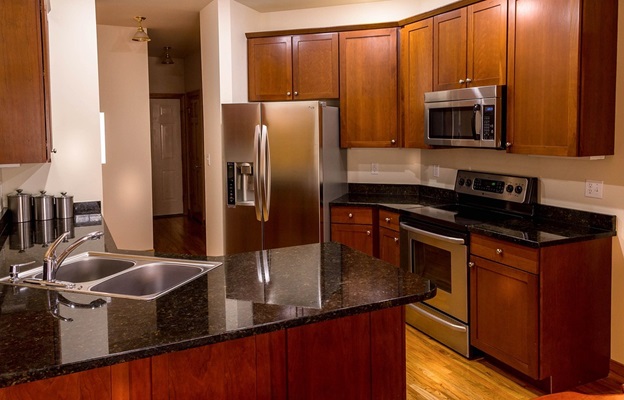 Tips on Hiring a Contractor for Kitchen Countertops