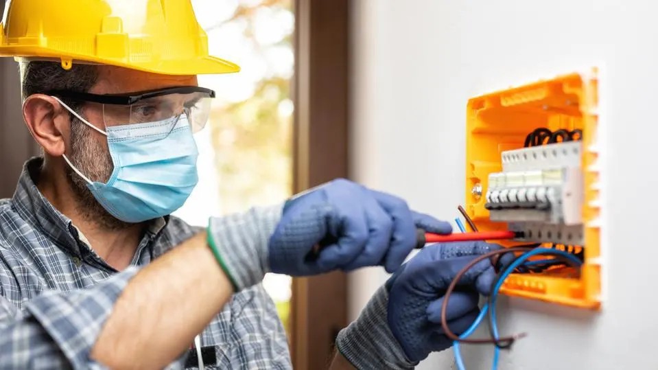 Take guidance on How to Choose the Right Electrician in Murrieta